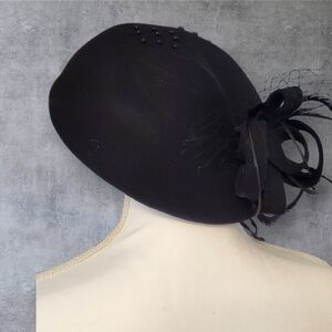 Angela William Wool Elegant Black One Size Women's Hat.